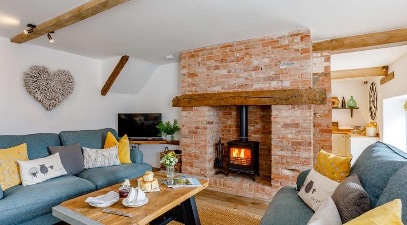 Photo of 4 Bed in Payhembury