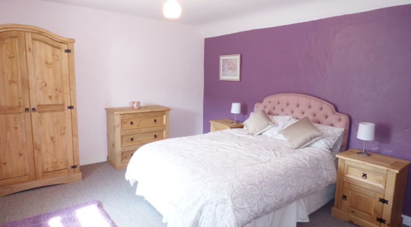 Photo of Y Bwythyn at Henfaes