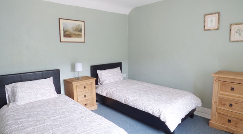 Photo of Y Bwythyn at Henfaes