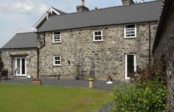 Y Bwythyn at Henfaes Holiday Cottage