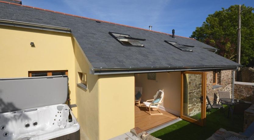 Photo of 2 Bed in Fairy Cross