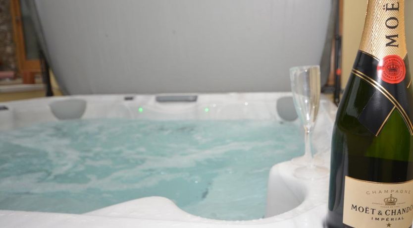 Photo of 2 Bed in Fairy Cross