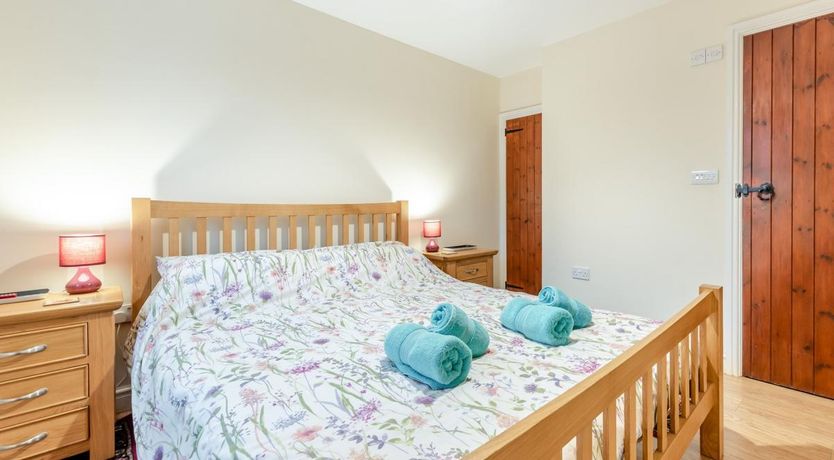 Photo of 2 Bed in Yarnscombe