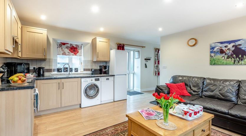 Photo of 2 Bed in Yarnscombe