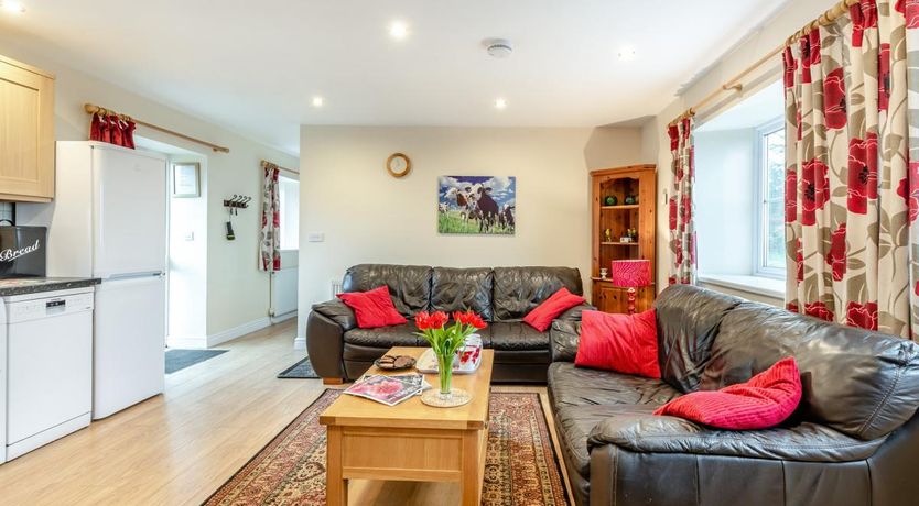 Photo of 2 Bed in Yarnscombe