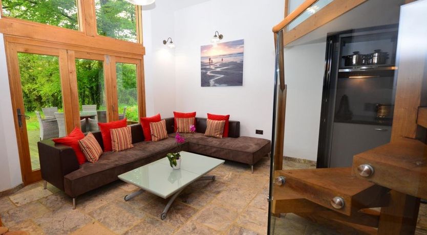 Photo of 2 Bed in Bridgerule