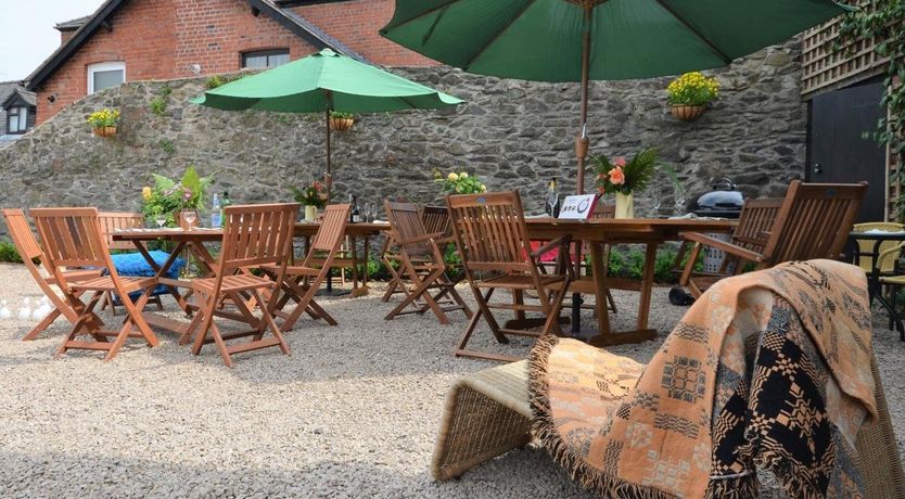 Photo of 9 Bed in Llanfyllin