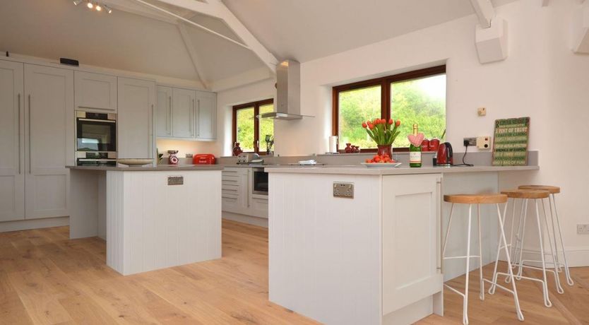 Photo of 5 Bed in Crackington Haven