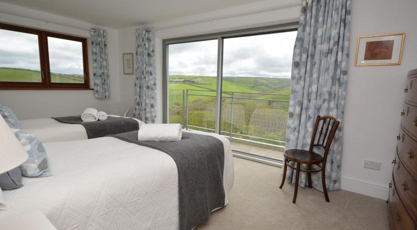 Photo of 5 Bed in Crackington Haven