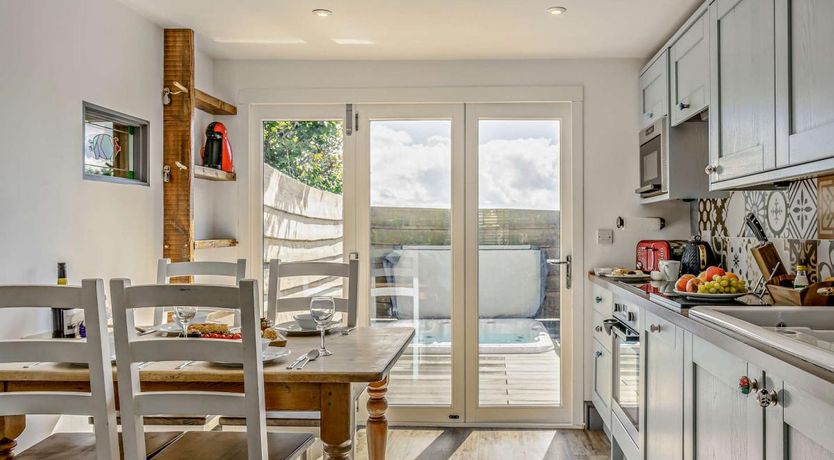 Photo of 2 Bed in Westward Ho