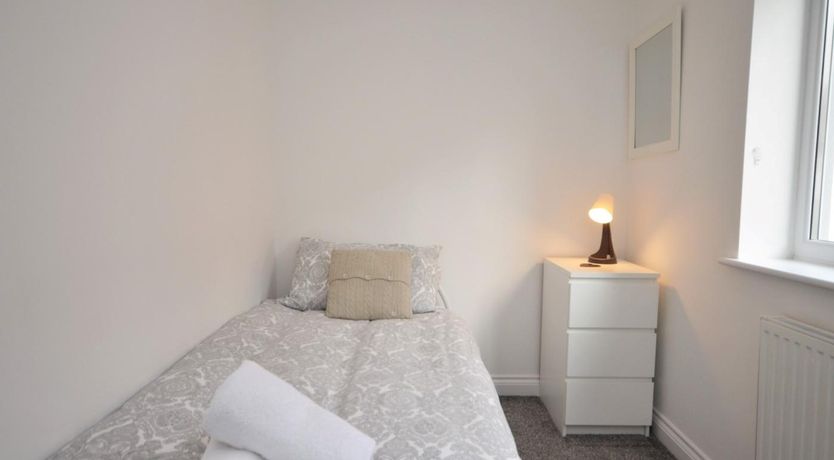 Photo of 3 Bed in Plymouth