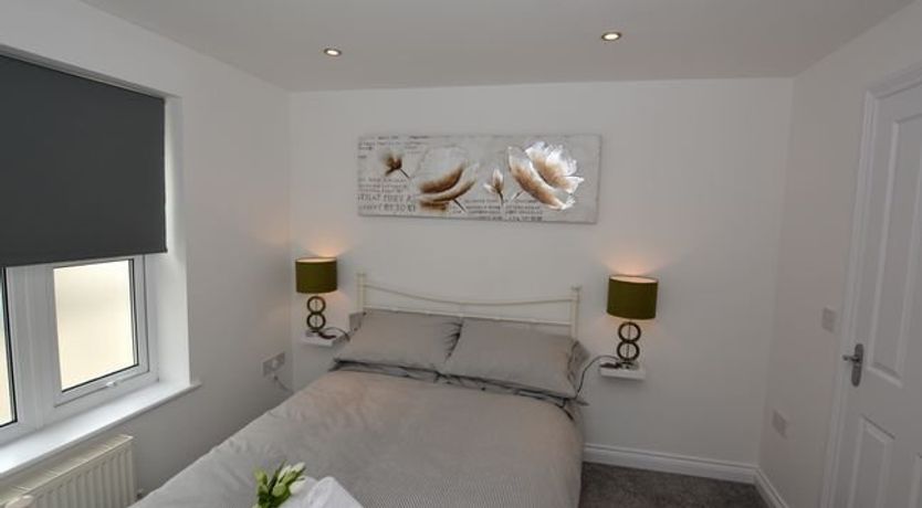 Photo of 3 Bed in Plymouth