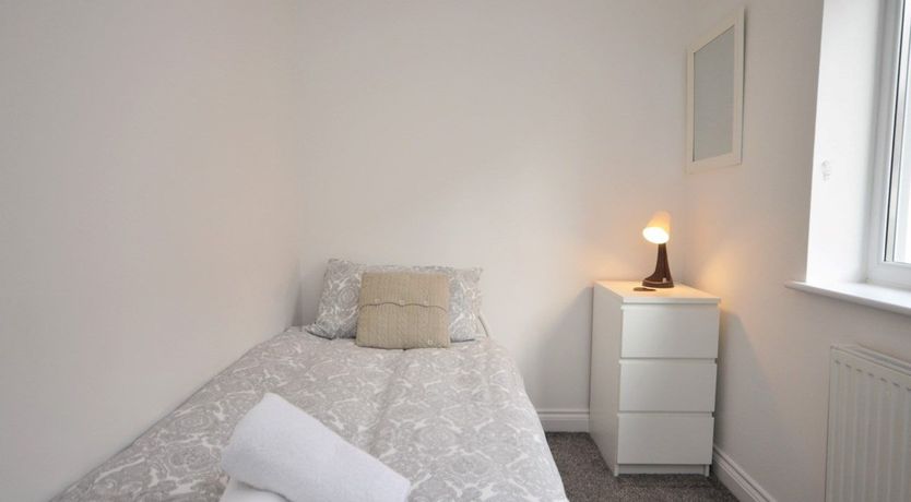 Photo of 3 Bed in Plymouth