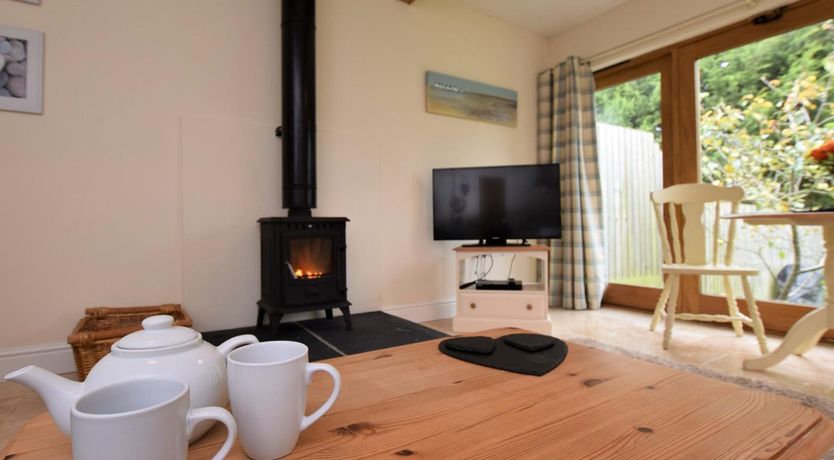 Photo of 1 Bed in Axminster