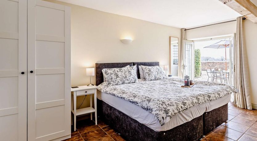 Photo of 3 Bed in Hillcommon