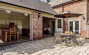 Photo of 3 Bed in Hillcommon