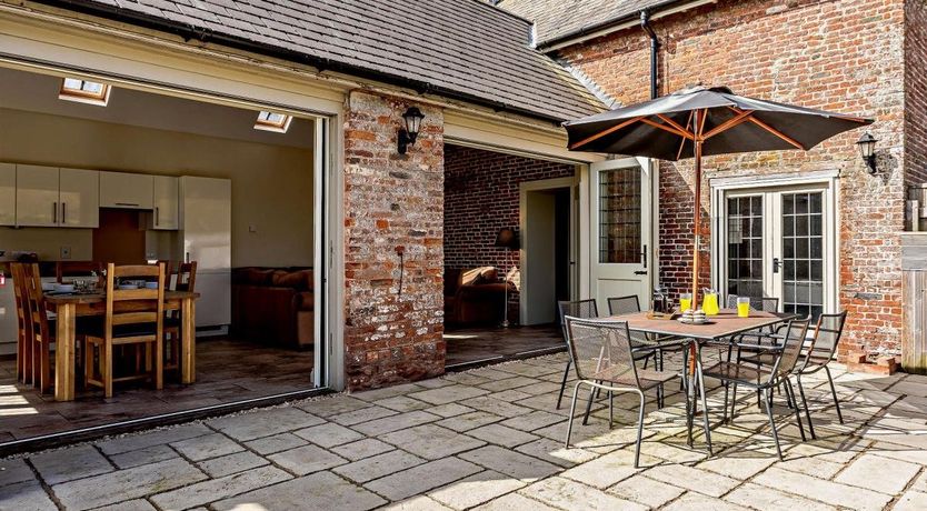 Photo of 3 Bed in Hillcommon