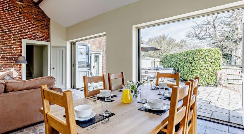 Photo of 3 Bed in Hillcommon