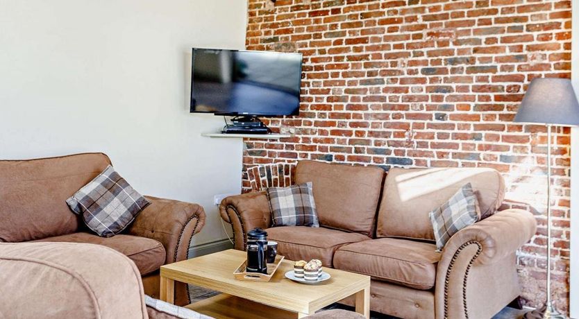 Photo of 3 Bed in Hillcommon