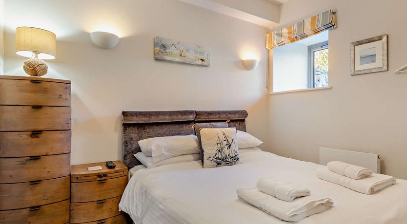 Photo of 2 Bed in St. Austell