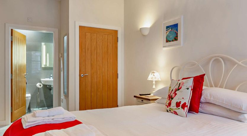 Photo of 2 Bed in St. Austell