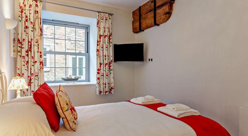 Photo of 2 Bed in St. Austell