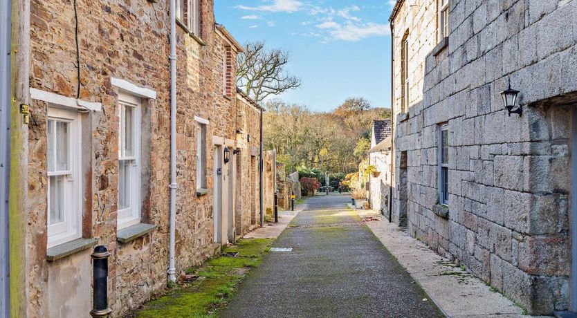 Photo of 2 Bed in St. Austell