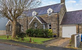 Photo of 3 Bed in Fishguard