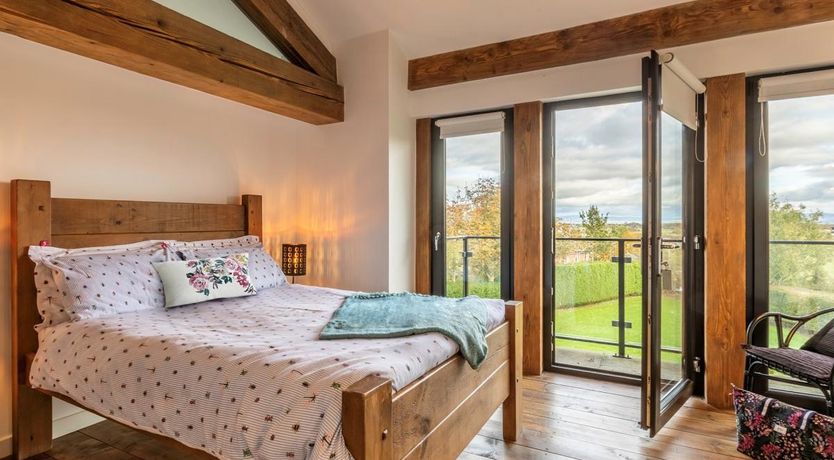 Photo of 4 Bed in Hambleton