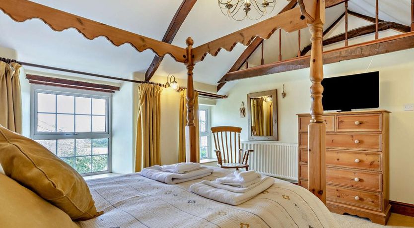 Photo of 4 Bed in Bude