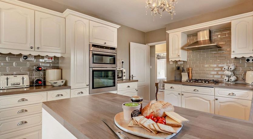 Photo of 3 Bed in Combe Martin