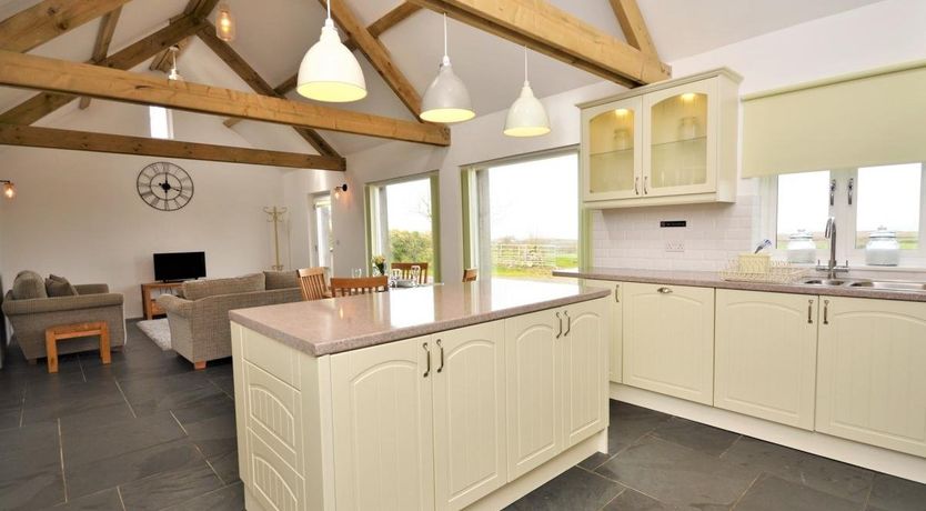 Photo of 2 Bed in Square and Compass