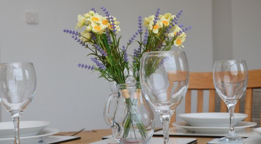 Photo of 2 Bed in Square and Compass