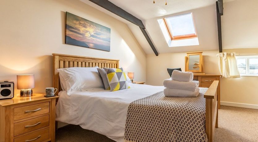 Photo of 2 Bed in Cury Cross Lanes