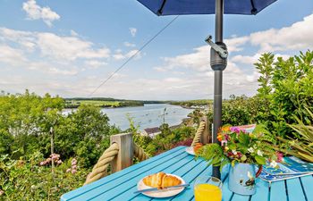 2 Bed in Y Felinheli Holiday Cottage