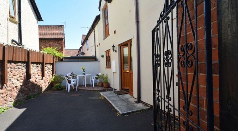 Photo of 2 Bed in Minehead