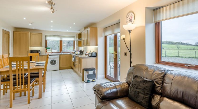 Photo of 3 Bed in Linlithgow