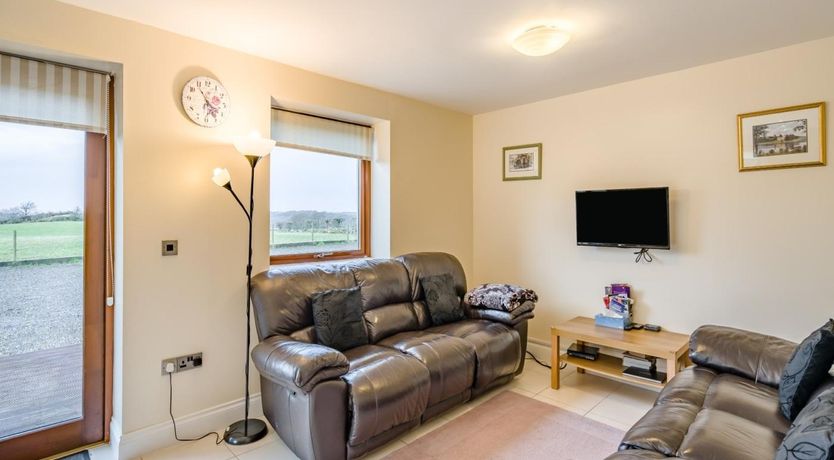 Photo of 3 Bed in Linlithgow