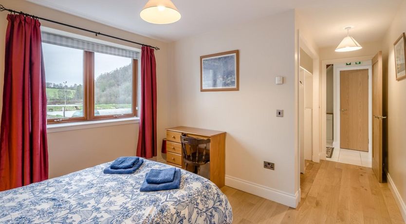 Photo of 3 Bed in Linlithgow