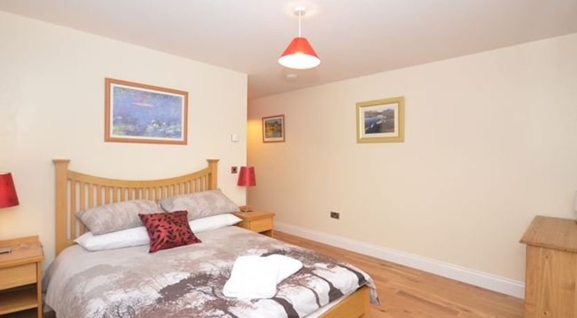 Photo of 3 Bed in Linlithgow