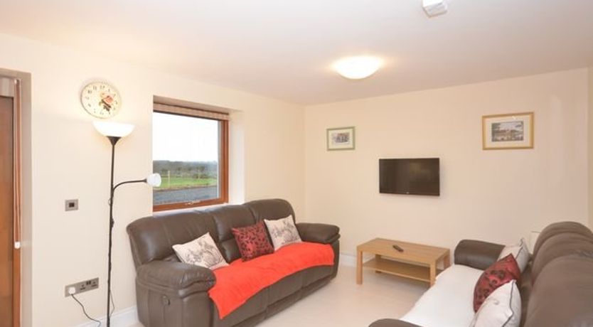 Photo of 3 Bed in Linlithgow