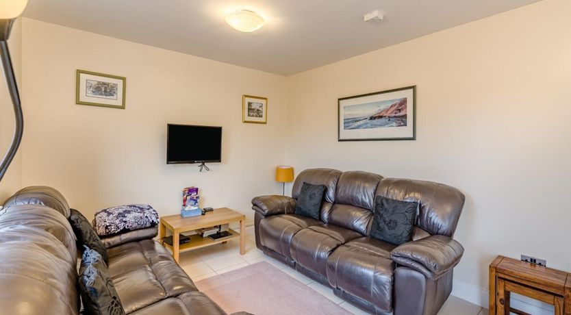 Photo of 3 Bed in Linlithgow