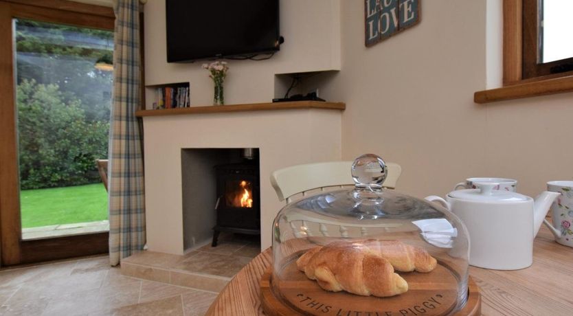 Photo of 1 Bed in Dalwood