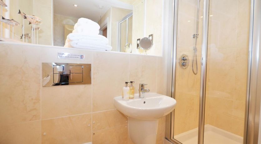 Photo of 2 Bed in Kingsbridge