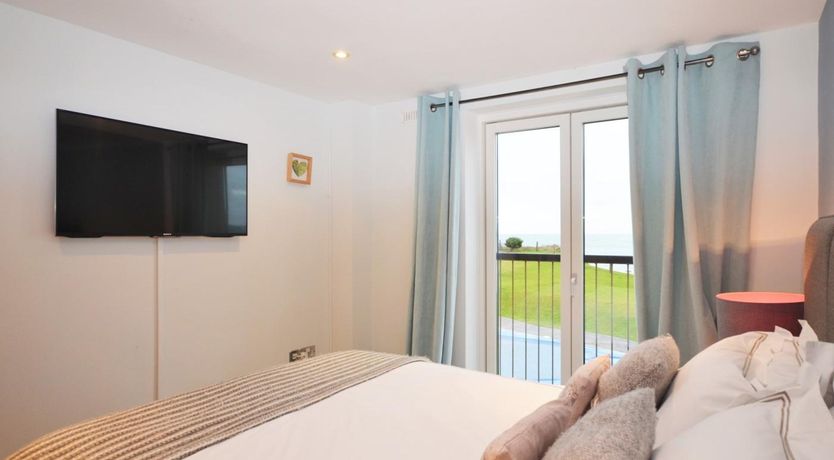 Photo of 2 Bed in Kingsbridge