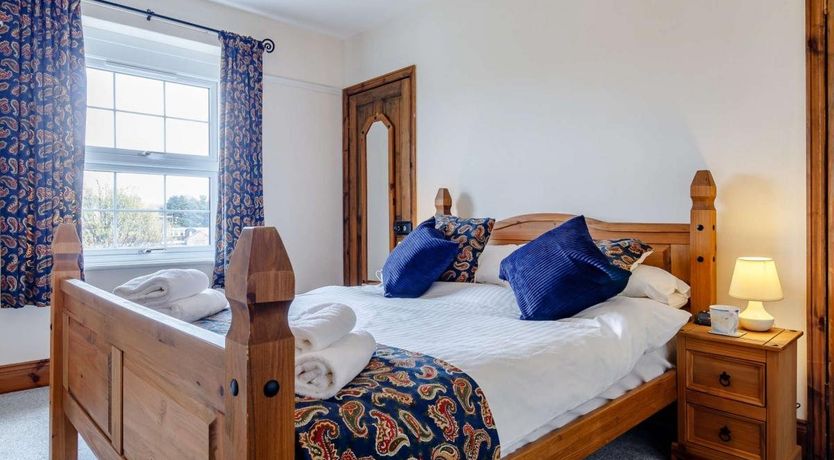 Photo of 2 Bed in Minehead