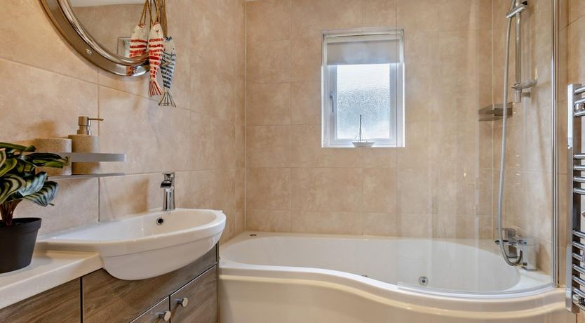 Photo of 2 Bed in Westward Ho