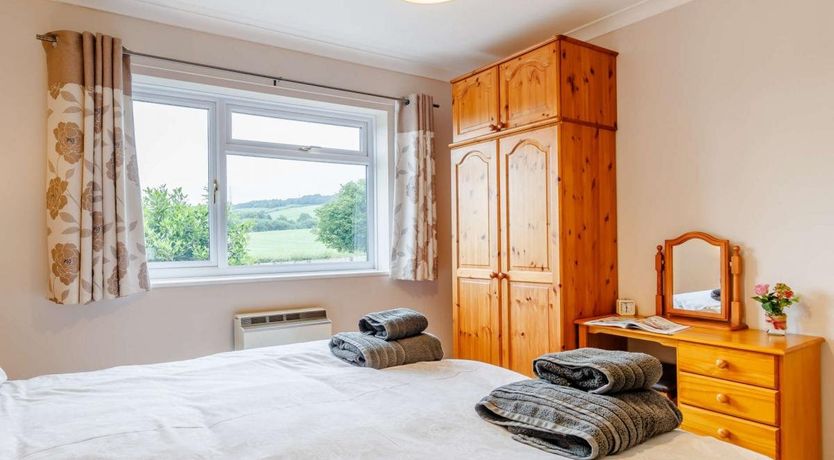 Photo of 2 Bed in Higher Ansty