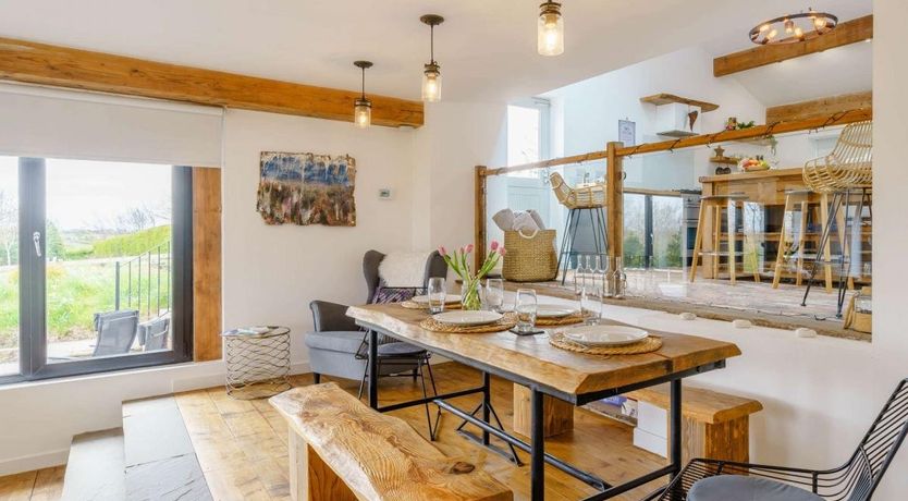 Photo of 3 Bed in Hambleton