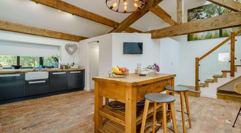 Photo of 3 Bed in Hambleton